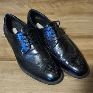 Men's dress shoes